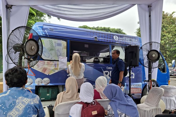 Ilustrasu suasana penukaran uang baru yang digelar Bank Indonesia. BI Banten siapkan Rp3,2 triliun dan 69 titik layanan penukaran uang baru jelang Ramadhan dan Idul Fitri 2026.
