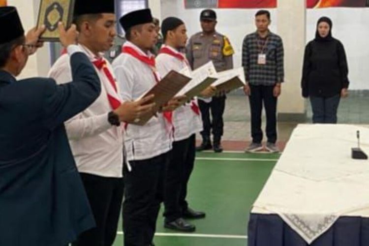Tiga napiter yang terafiliasi dengan ISIS ikrar setia dengan Indonesia di Lapas Kedungpane Semarang, Jawa Tengah, Selasa (14/11/2023).