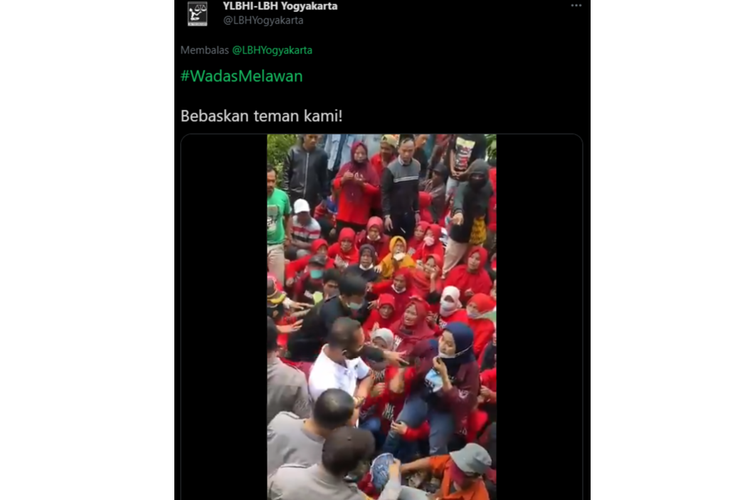 Tangkapan layar video insiden bentrokan proyek tambang Wadas, Purworejo, Jumat (23/4/2021).