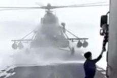 Demi Menanyakan Arah, Pilot Militer Daratkan Helikopter di Jalan Raya
