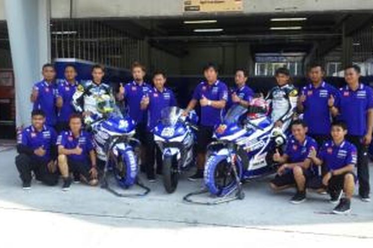 Tim Yamaha Factory Racing Indonesia Team yang mengikuti ajang Asia Road Racing Championship 2015.