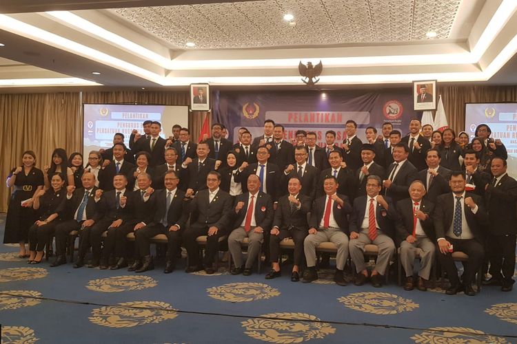 Komite Olahraga Nasional Indonesia atau KONI Pusat baru saja melantik dan mengukuhkan kepemimpinan Pengurus Besar Rugby Union Indonesia periode 2021-2025 di Senayan, Jakarta pada Selasa (29/3/2022).