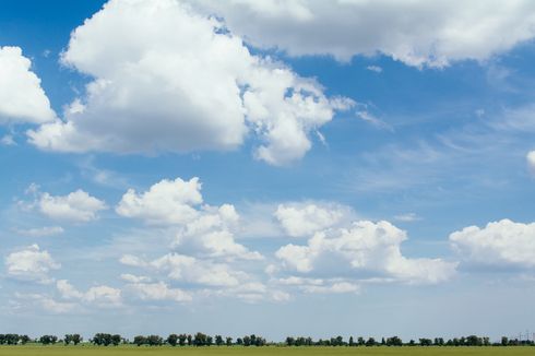 Mengapa Langit Berwarna Biru? Berikut Penjelasan Ilmiahnya