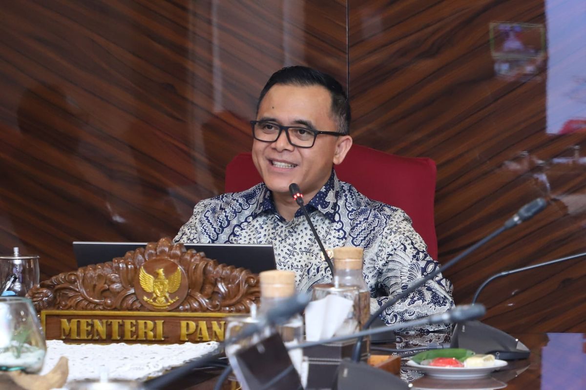 Menteri Pendayagunaan Aparatur Negara dan Reformasi Birokrasi (Menpan RB) Abdullah Azwar Anas dalam pembukaan Rakor Pengadaan ASN Guru pada Instansi Daerah Tahun 2024 secara virtual, Senin (26/2/2024).
