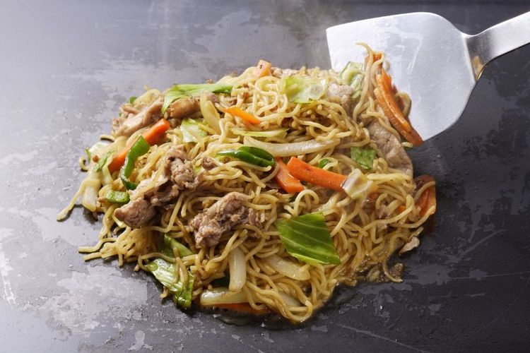 Ilustrasi bakmi Jowo goreng.