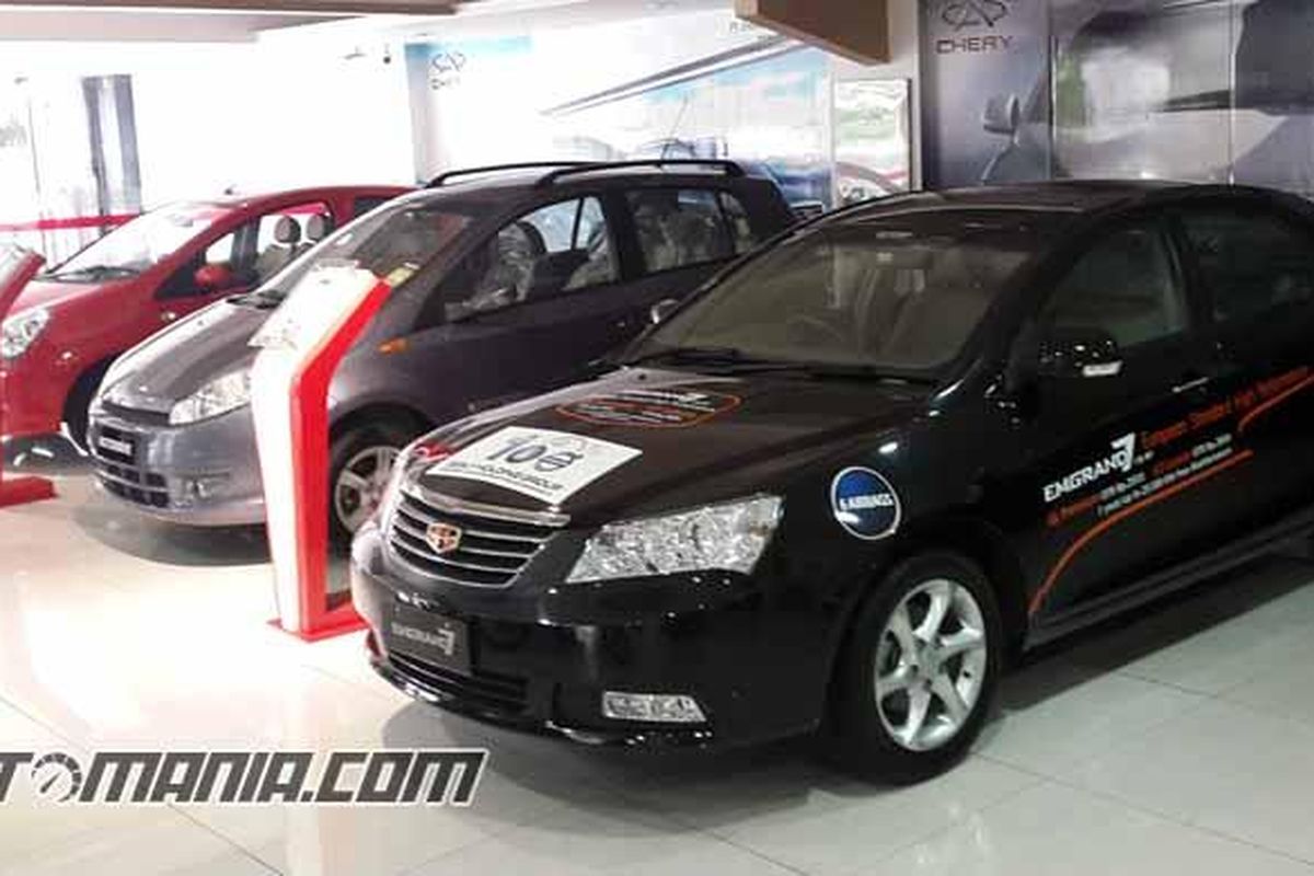 Diler Motorave di Hasyim Ashari, Jakarta Pusat, masih menawarkan mobil Geely dan Chery.