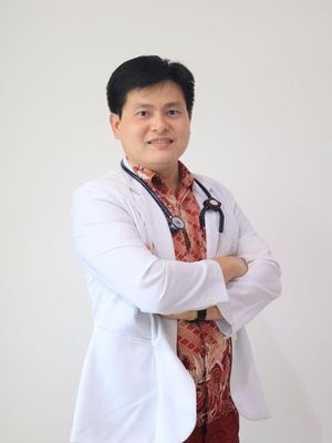 dr. Yanuar Saputra Widjaja, M.Kes, Sp.A, dokter spesialis anak dari RS Lira Medika Karawang