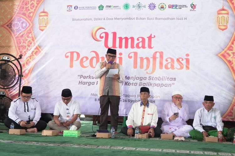 Dalam rangka menjaga tingkat inflasi dalam rentang kendali, Tim Pengendalian Inflasi Daerah (TPID) Kota Balikpapan bersama Masyarakat Ekonomi Syariah (MES) Kota Balikpapan menggelar Umat Peduli Inflasi (UPI), Jumat (8/3/2024).