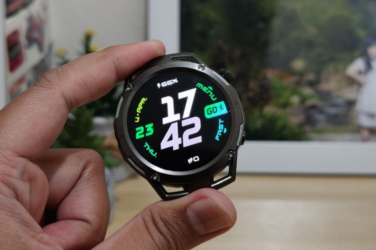 Bodi utama Infinix GT Watch 5 Pro.
