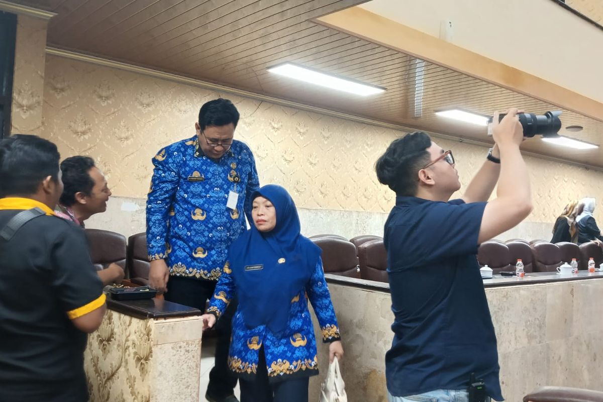 Sekretaris Dinas Kesehatan Jember Koeshar Yudyarto usai mengikuti rapat paripurna di DPRD Jember Kamis (17/4/2025)