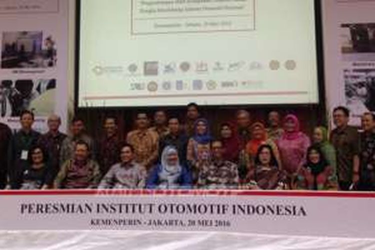 Peresmian Institut Otomotif Indonesia di Kementerian Perindustrian, Jumat (20/5/2016).