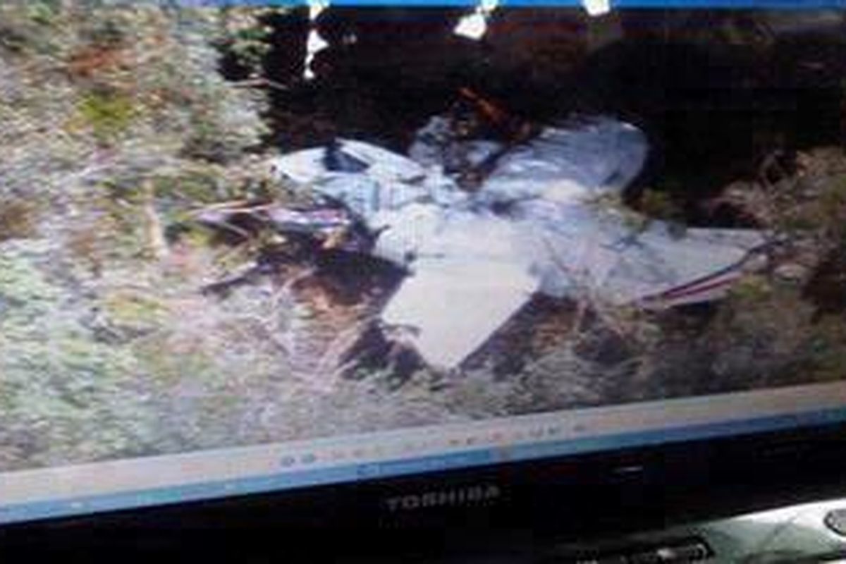 Dalam pencarian melalui udara, tim SAR, Jumat (30/9/2011) berhasil menemukan lokasi jatuhnya pesawat Casa 212 milik PT NBA di hutan Taman Nasional Gunung Leuser, Bahorok, Langkat, Sumatera Utara. Tim juga sempat mengambil foto bangkai pesawat itu dan terlihat moncong pesawat hancur.