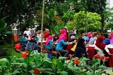 Optimalkan Taman, Pemerintah Kota Surabaya Beri Layanan Pengobatan Gratis