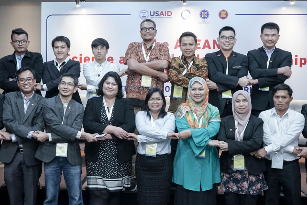 Sekretariat ASEAN mengundang ilmuwan muda dari 10 negara ASEAN bergabung dalam program 2019/20 ASEAN Science and Technology Fellowship.