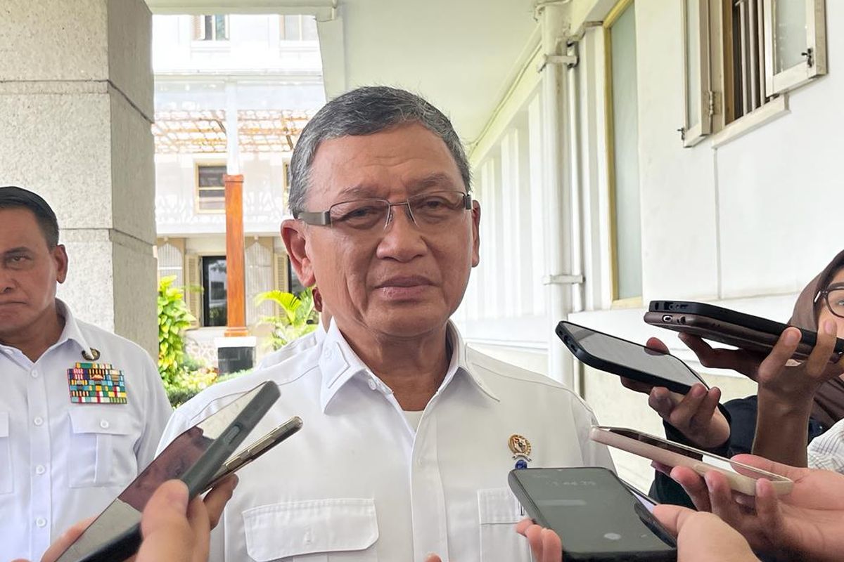 Menteri ESDM Arifin Tasrif saat ditemui di Kementerian ESDM, Jakarta, Senin (2/10/2023). 