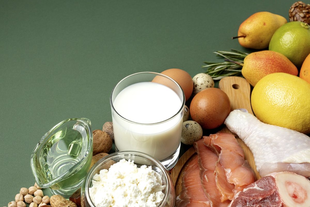 Penyandang kanker membutuhkan sejumlah nutrisi lebih banyak agar bisa memulihkan diri dari penyakit dan risiko efek samping pengobatan secara optimal.