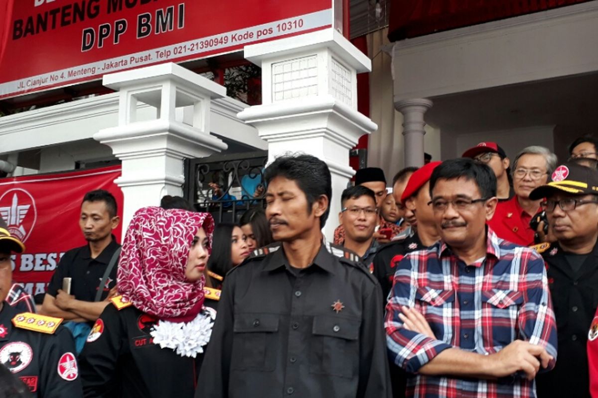 Calon wakil gubernur DKI nomor pemilihan dua Djarot Saiful Hidayat di acara HUT ke 17 Banteng Muda Indonesia (BMI) di Menteng, Jakarta Pusat. Kamis (30/3/2017)