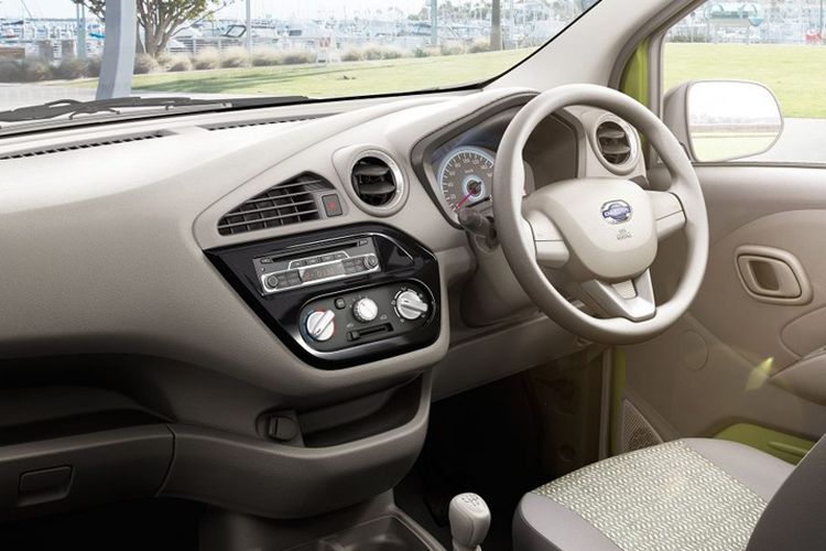 Interior Datsun Redi-GO dibuat lebih berkelas.