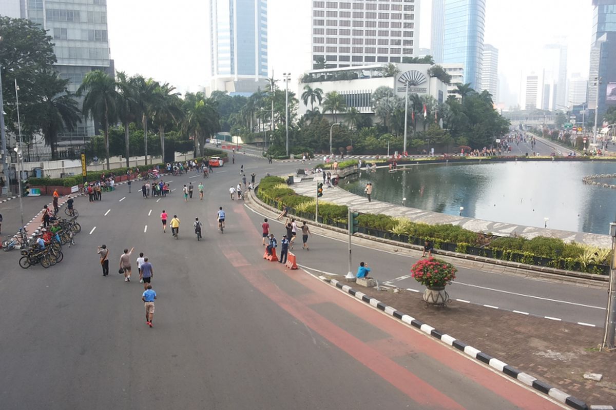 Kondisi kawasan bebas kendaraan bermotor atau car free day (CFD) di Bundaran HI, Jakarta pada Minggu (28/5/2017)