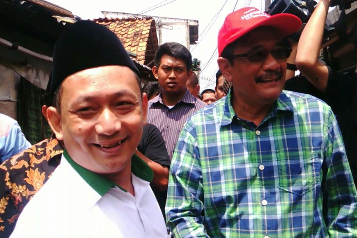 Calon wakil gubernur DKI Jakarta Djarot Saiful Hidayat dan Ketua DPW PKB DKI Hasbiyallah Ilyas saat berkampanye di wilayah RW 08 Kelurahan Pulogebang, Kecamatan Cakung, Jakarta Timur. Selasa (4/4/2017