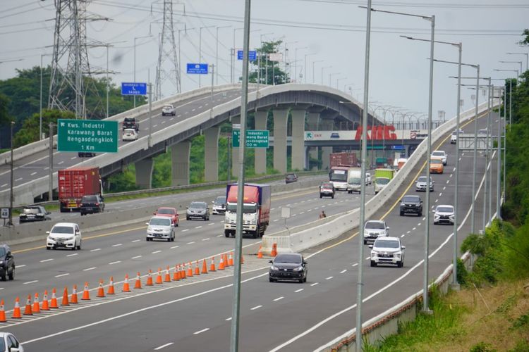 Jelang Tahun Baru 2021, sejumlah 150.000 kendaraan tinggalkan Jakarta.