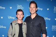 Dengan Wajah Sendu, Tom Holland Serukan I Love You 3000 di Panggung D23