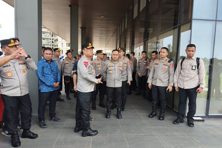 Wakapolri Tinjau SMA Kemala Taruna Bhayangkara Bogor, Dorong Pembelajaran AI dan Robotik