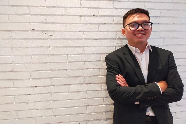 Stefanus Suryono (28), alumnus James Cook University, Singapore mengatakan, sistem perkuliahan pada Program Psikologi James Cook University melatih dirinya untuk berpikir kritis. Mahasiswa dituntut mampu untuk menulis, menganalisis, serta melakukan penelitian. 


