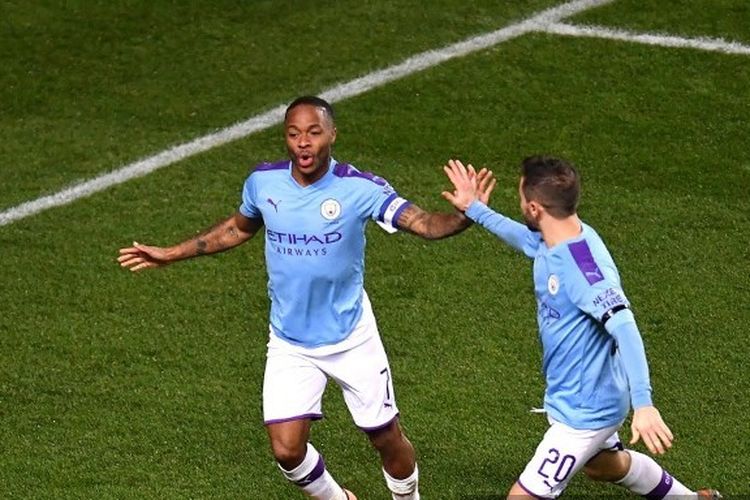 Striker Manchester City Raheem Sterling merayakan gol yang dicetak pada pertandingan melawan Oxford United di Piala Liga Inggris atau Carabao Cup, 19 Desember 2019.