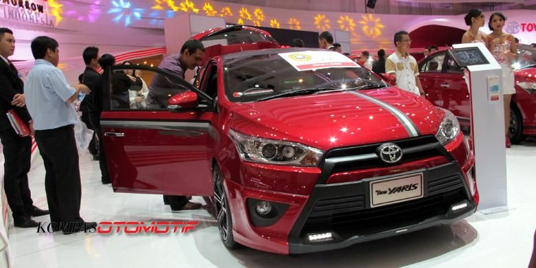 Toyota Yaris di IIMS 2014, diskon sampai Rp 10 juta.