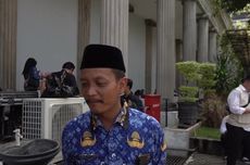 Ambil Sembako Tak Bisa Diwakilkan, Nenek Lumpuh di Makassar Digotong Warga Pakai Bentor