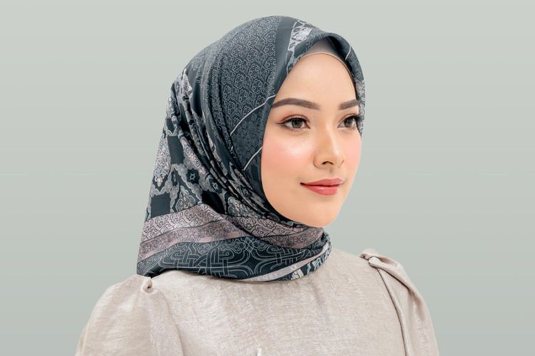 Hijab bahan voal dari brand hijab lokal Wearing Klamby