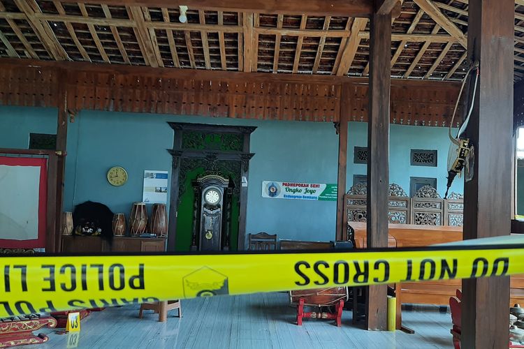 TKP Pembunuhan di Desa Turusgede, Kecamatan Rembang Kota, Kabupaten Rembang