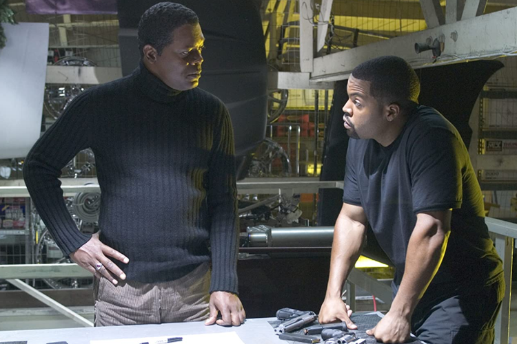 Samuel L. Jackson dan Ice Cube berperan sebagai agen organisasi rahasia XXX, dalam film drama aksi XXX: State of the Union (2005).