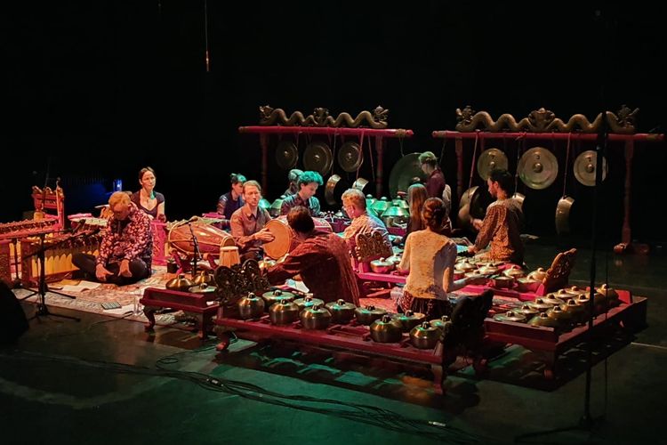 Kelompok gamelan Jawa Surya Kencana 