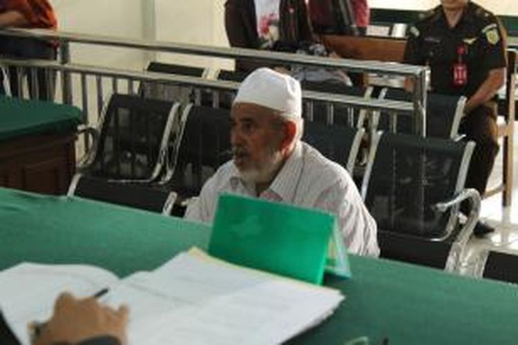 Terdakwa kasus pengolahan Air Zam Zam Palsu, H Thalib disidang perdana di Pengadilan Negeri Semarang, Rabu (26/3/2014). Dia tak mengajukan keberatan