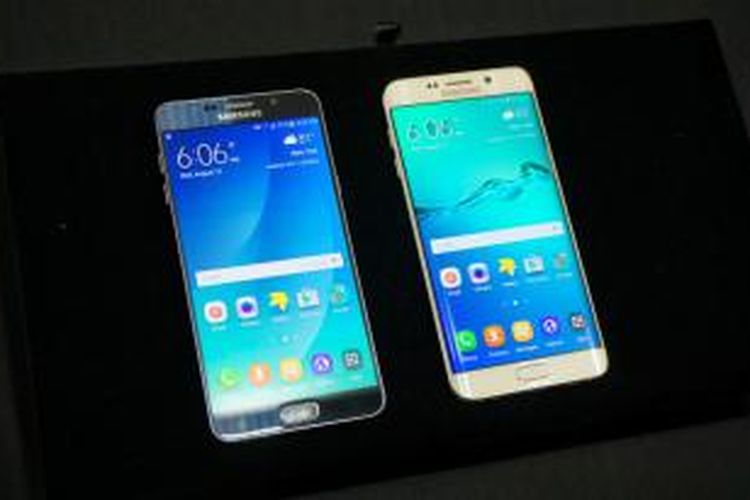 Samsung Galaxy Note 5 (kiri) dan Samsung Galaxy S6 Edge Plus.