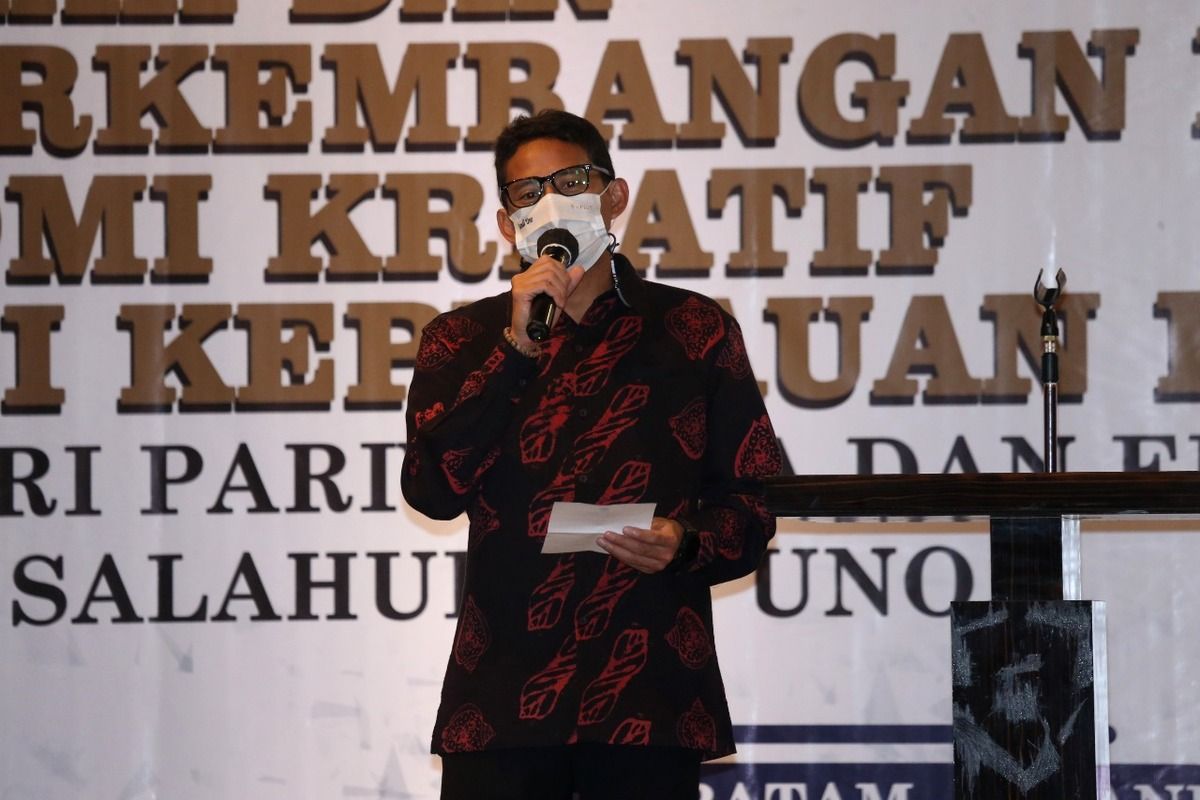 Menteri Pariwisata dan Ekonomi Kreatif (Menparekraf) Sandiaga Uno, Jumat (22/1/2021) kemarin melakukan kunjunga kerja di Batam, Kepulauan Riau (Kepri). Sandiaga Uno mengatakan ada dua hal yang ingin ia dapatkan dari kunjungan ini. Dimana yang pertama memastikan kesiapan prokes yang ketat dan disiplin sehingga ekonomi kembali menggeliat, terutama sektor pariwisata.