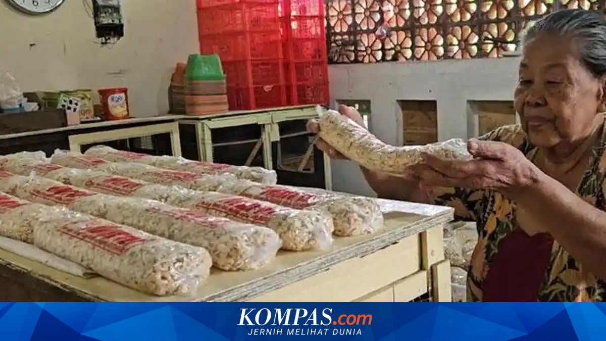 Harga Kedelai dan Plastik Melonjak, Perajin Tempe di Madiun Siasati Ukuran Produk ~RK

Baca di sini: