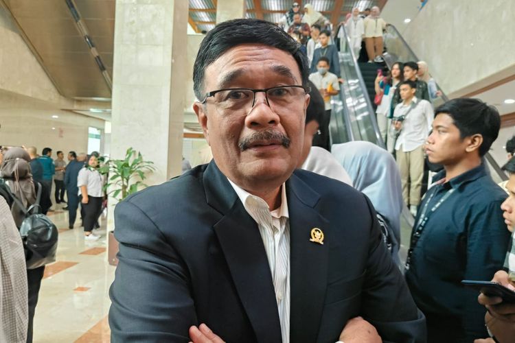 Ketua DPP PDI-P Djarot Saiful Hidayat ditemui di Kompleks Parlemen Senayan, Jakarta, Selasa (16/1/2024).