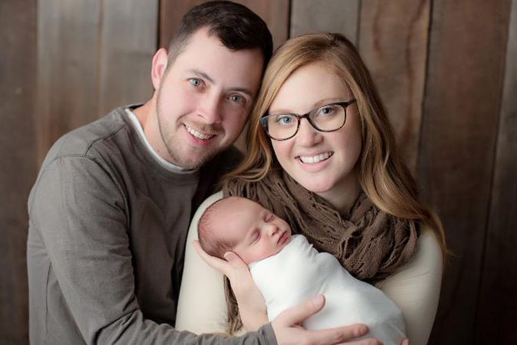 Tina dan Benjamin Gibson mengadopsi embrio Emma yang telah dibekukan selama 24 tahun