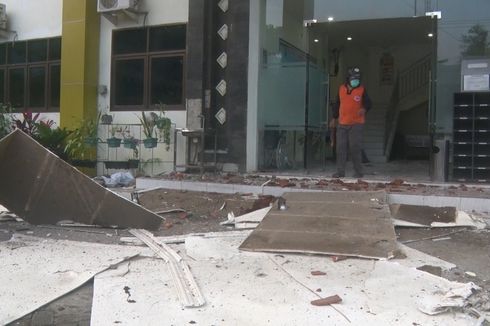Kantor Camat di Trenggalek Porak-poranda Setelah Diguncang Gempa Malang