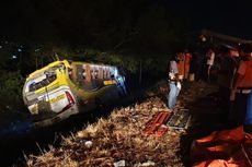 Ambulans Pengangkut Jenazah Siswa SMP Kecelakaan di Alas Roban