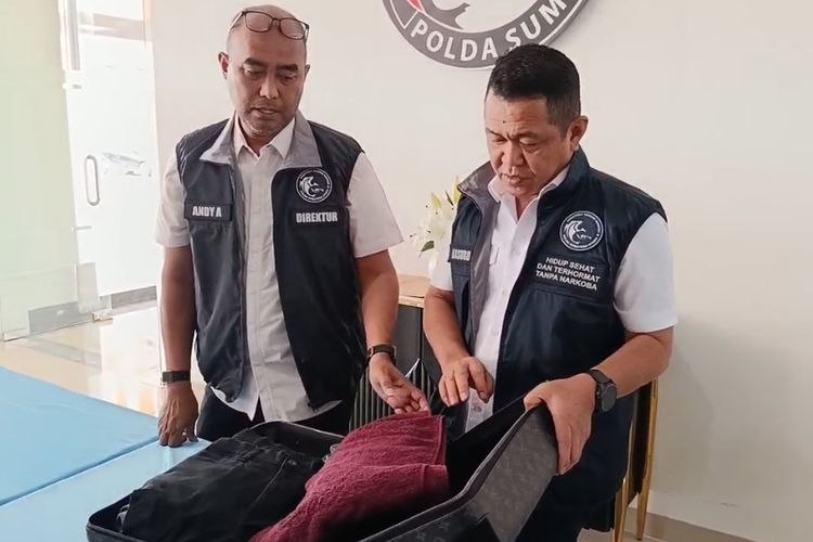 Penumpang Pesawat Ditangkap karena Berupaya Selundupkan 101 Vape Narkoba ke Jakarta