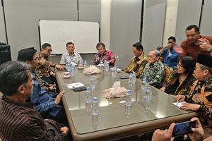 Malam-malam, Jusuf Kalla Kumpulkan Para Mantan Dubes di Rumahnya