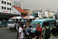 Angkot di Kota Tua 