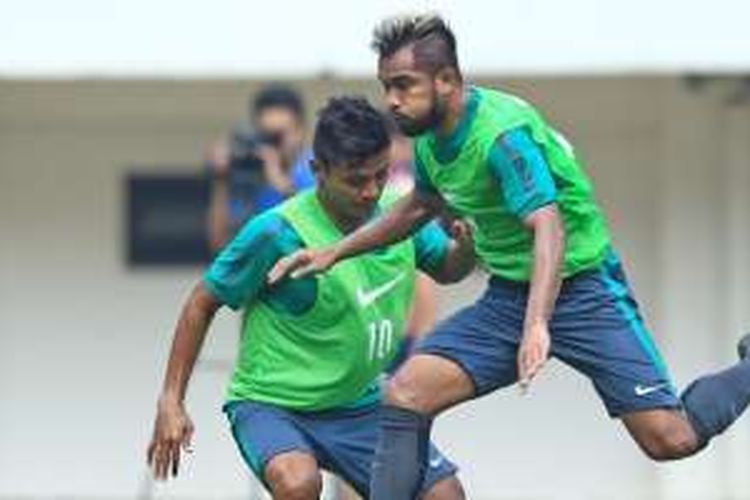 Aksi gelandang Persib, Zulham Zamrun, dalam sesi seleksi timnas tahap kedua di Stadion Pakansari, Cibinong, Kabupaten Bogor, Selasa (16/8/2016).