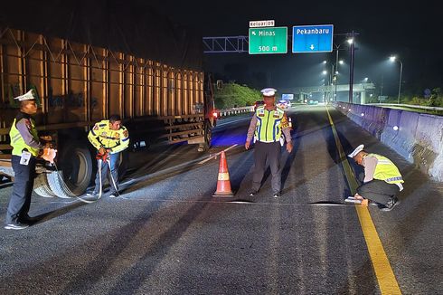 Kecelakaan di Tol Pekanbaru-Dumai, Ibu dan 2 Anaknya Tewas di Lokasi 