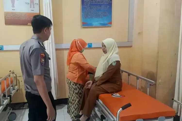 Guru SD di Lumajang Diduga Dianiaya Bendahara Sekolah Saat Bahas Tugas, Korban Jalani Visum