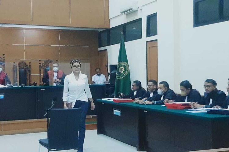 Nikita Mirzani Ajukan Pengalihan Jenis Penahanan ke Hakim Pengadilan Negeri Serang
